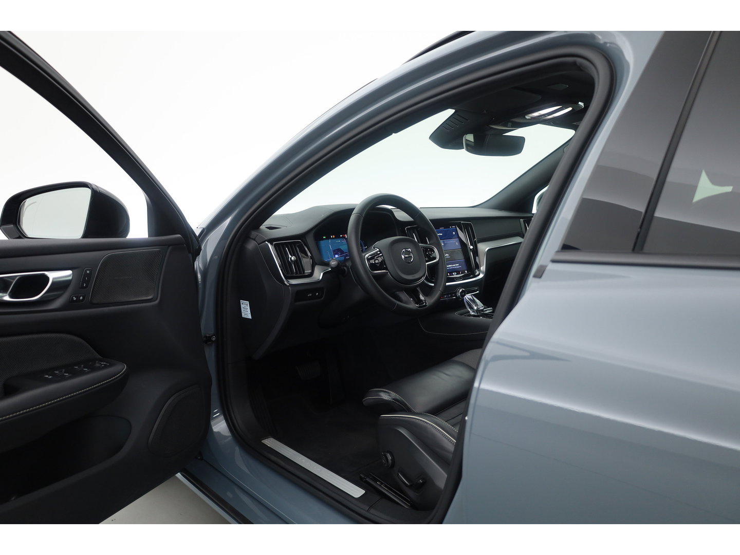 Volvo V60 2.0 T8 Plug-in hybrid AWD Polestar Engineered | SOH 99% | Öhlins | Elek. Trekhaak | Pano | Harman Kardon | HUD | Stoel-Stuurverw. |