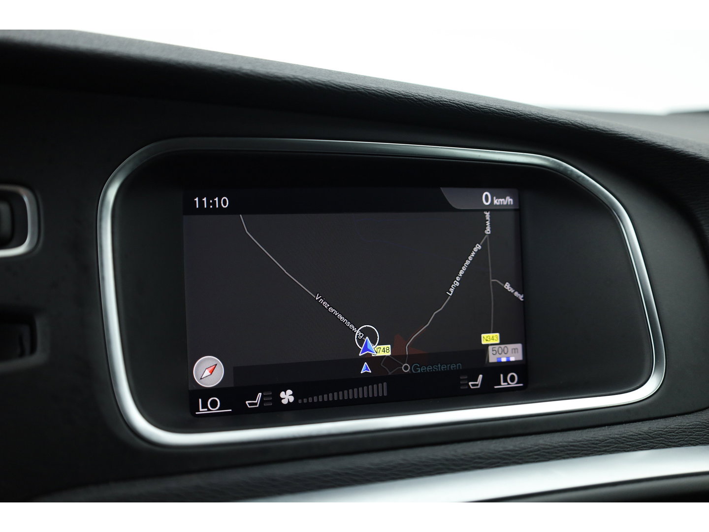 Volvo V40 2.0 T4 R-Design | 190PK | Leer | Panorama-dak | Trekhaak | Camera | Stoelverwarming |