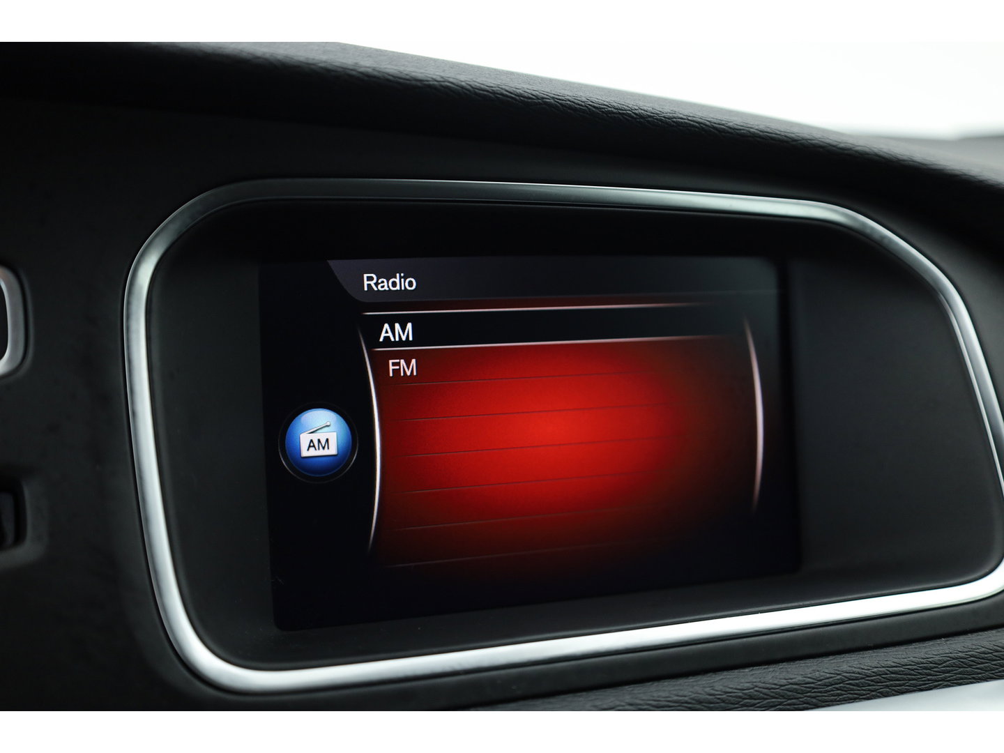 Volvo V40 2.0 T4 R-Design | 190PK | Leer | Panorama-dak | Trekhaak | Camera | Stoelverwarming |