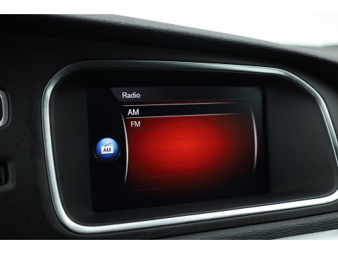 Volvo V40 2.0 T4 R-Design | 190PK | Leer | Panorama-dak | Trekhaak | Camera | Stoelverwarming |