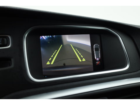 Volvo V40 2.0 T4 R-Design | 190PK | Leer | Panorama-dak | Trekhaak | Camera | Stoelverwarming |