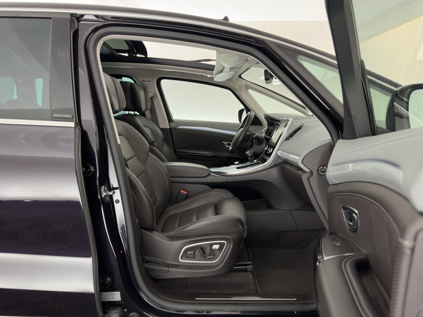 Renault Espace 1.6 dCi Initiale Paris [ 7-Pers. ] Aut. *PANO | LEATHER |  ADAPTIVE-CRUISE | FULL-LED | BLINDSPOT | CAMERA | KEYLESS | HEATED-COMFORTSEATS | PRIVACY-GLASS | ECC | PDC | HEAD-UP | TOWBAR | 19''ALU*