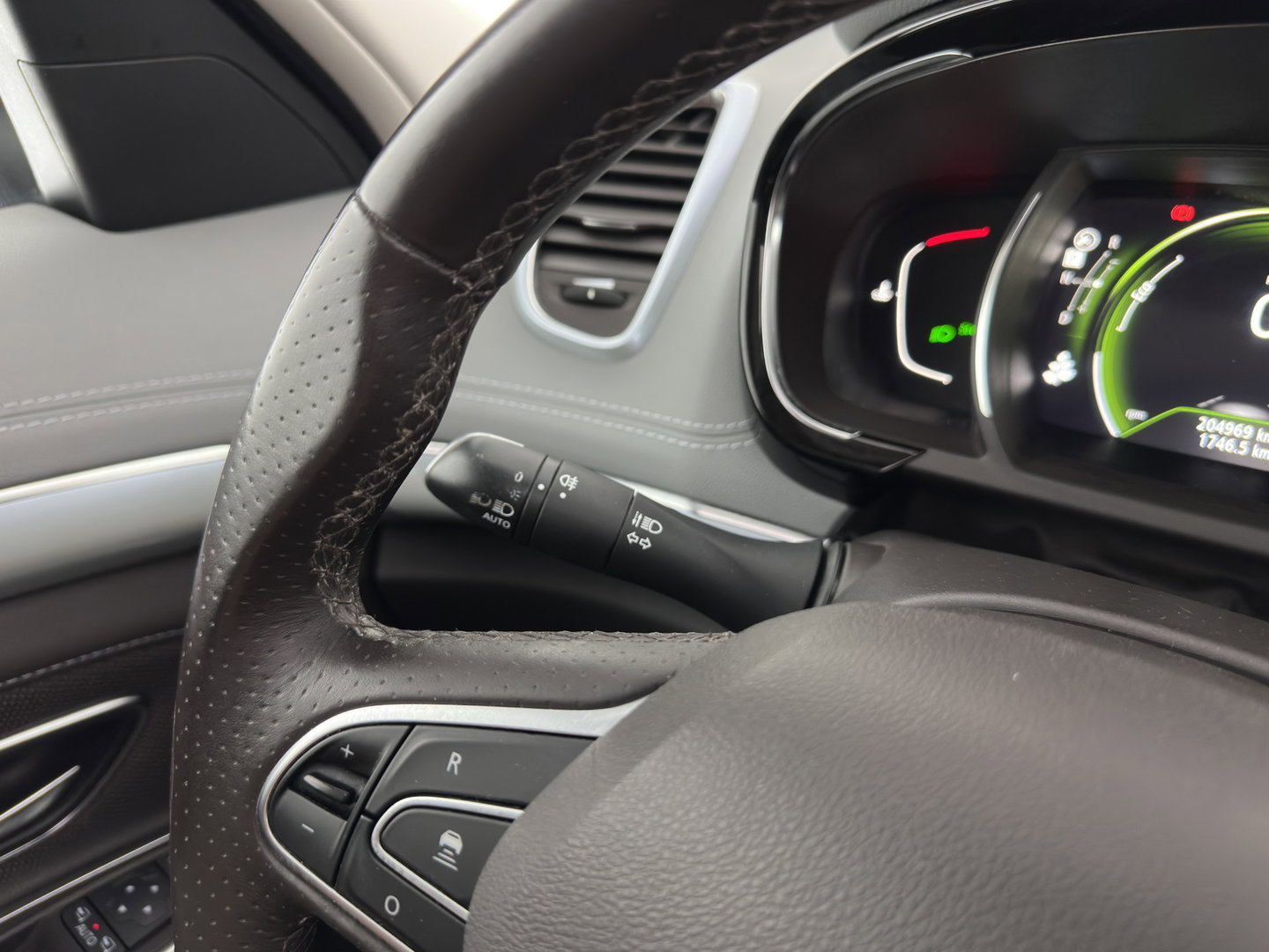 Renault Espace 1.6 dCi Initiale Paris [ 7-Pers. ] Aut. *PANO | LEATHER |  ADAPTIVE-CRUISE | FULL-LED | BLINDSPOT | CAMERA | KEYLESS | HEATED-COMFORTSEATS | PRIVACY-GLASS | ECC | PDC | HEAD-UP | TOWBAR | 19''ALU*