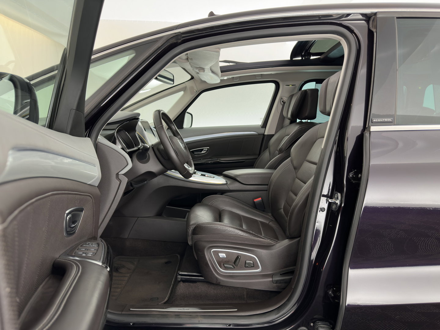 Renault Espace 1.6 dCi Initiale Paris [ 7-Pers. ] Aut. *PANO | LEATHER |  ADAPTIVE-CRUISE | FULL-LED | BLINDSPOT | CAMERA | KEYLESS | HEATED-COMFORTSEATS | PRIVACY-GLASS | ECC | PDC | HEAD-UP | TOWBAR | 19''ALU*