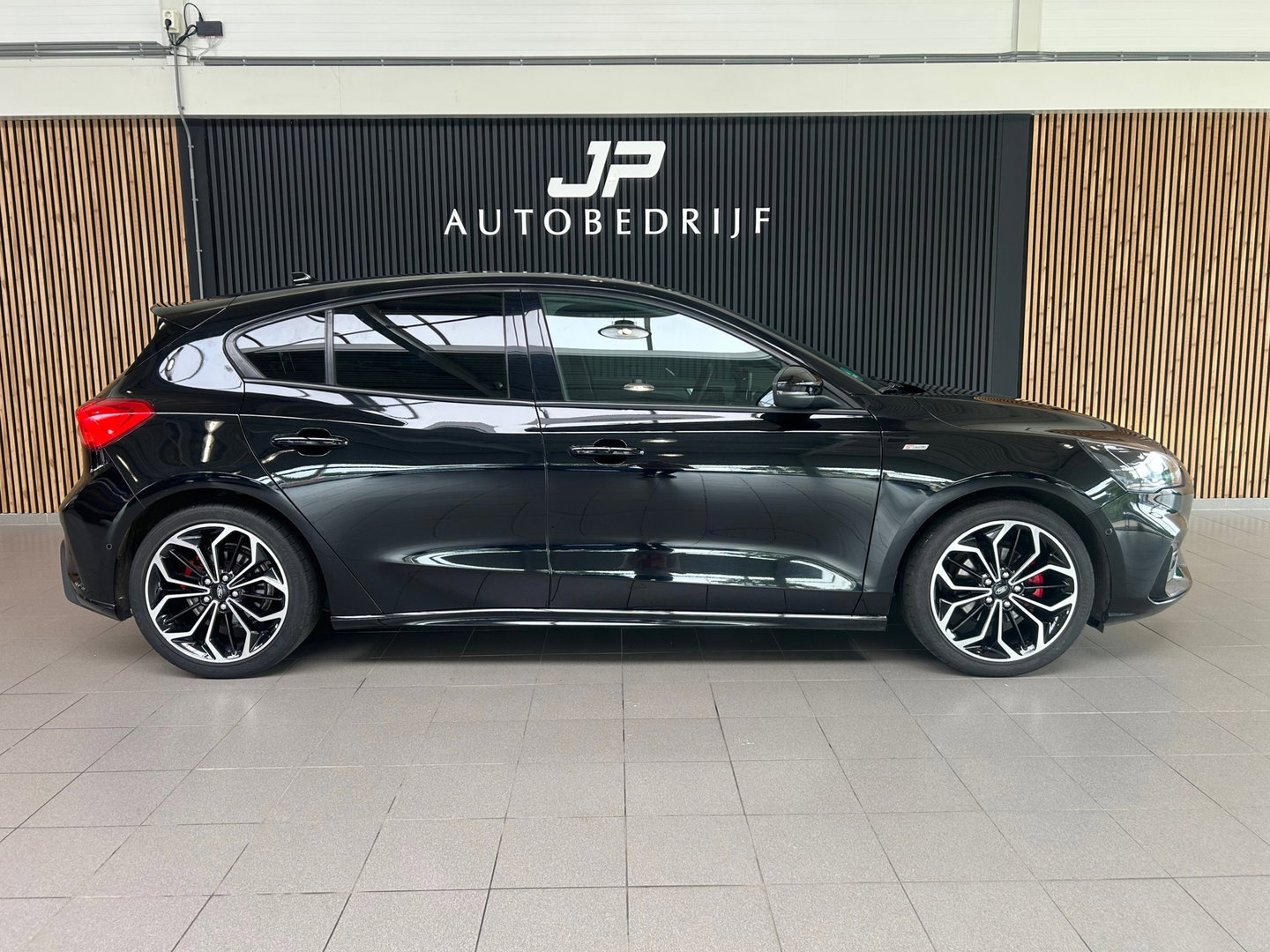 Ford Focus 1.5 EcoBlue ST Line Business AUTOMAAT|PANO|STOEL&STUURVERWARMIN|18 INCH-LM VELGEN|LEDER|ACC|CAMERA|APPLECARPLAY