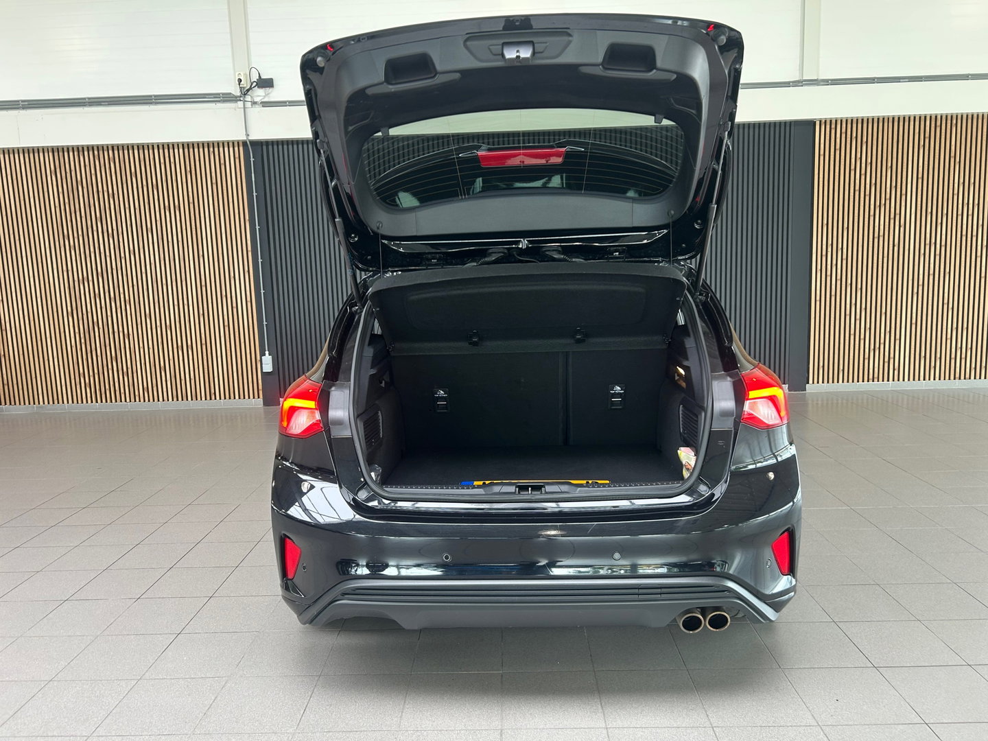 Ford Focus 1.5 EcoBlue ST Line Business AUTOMAAT|PANO|STOEL&STUURVERWARMIN|18 INCH-LM VELGEN|LEDER|ACC|CAMERA|APPLECARPLAY