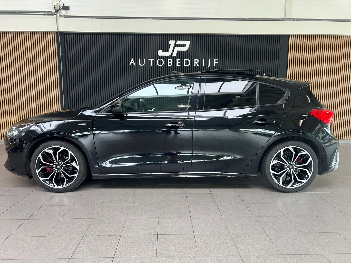 Ford Focus 1.5 EcoBlue ST Line Business AUTOMAAT|PANO|STOEL&STUURVERWARMIN|18 INCH-LM VELGEN|LEDER|ACC|CAMERA|APPLECARPLAY
