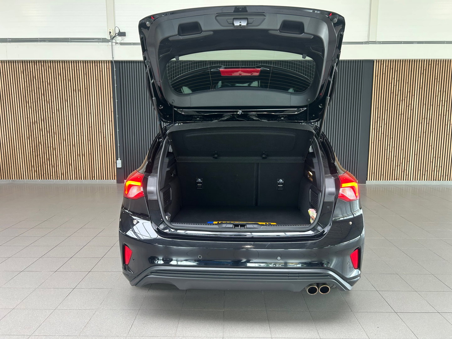 Ford Focus 1.5 EcoBlue ST Line Business AUTOMAAT|PANO|STOEL&STUURVERWARMIN|18 INCH-LM VELGEN|LEDER|ACC|CAMERA|APPLECARPLAY