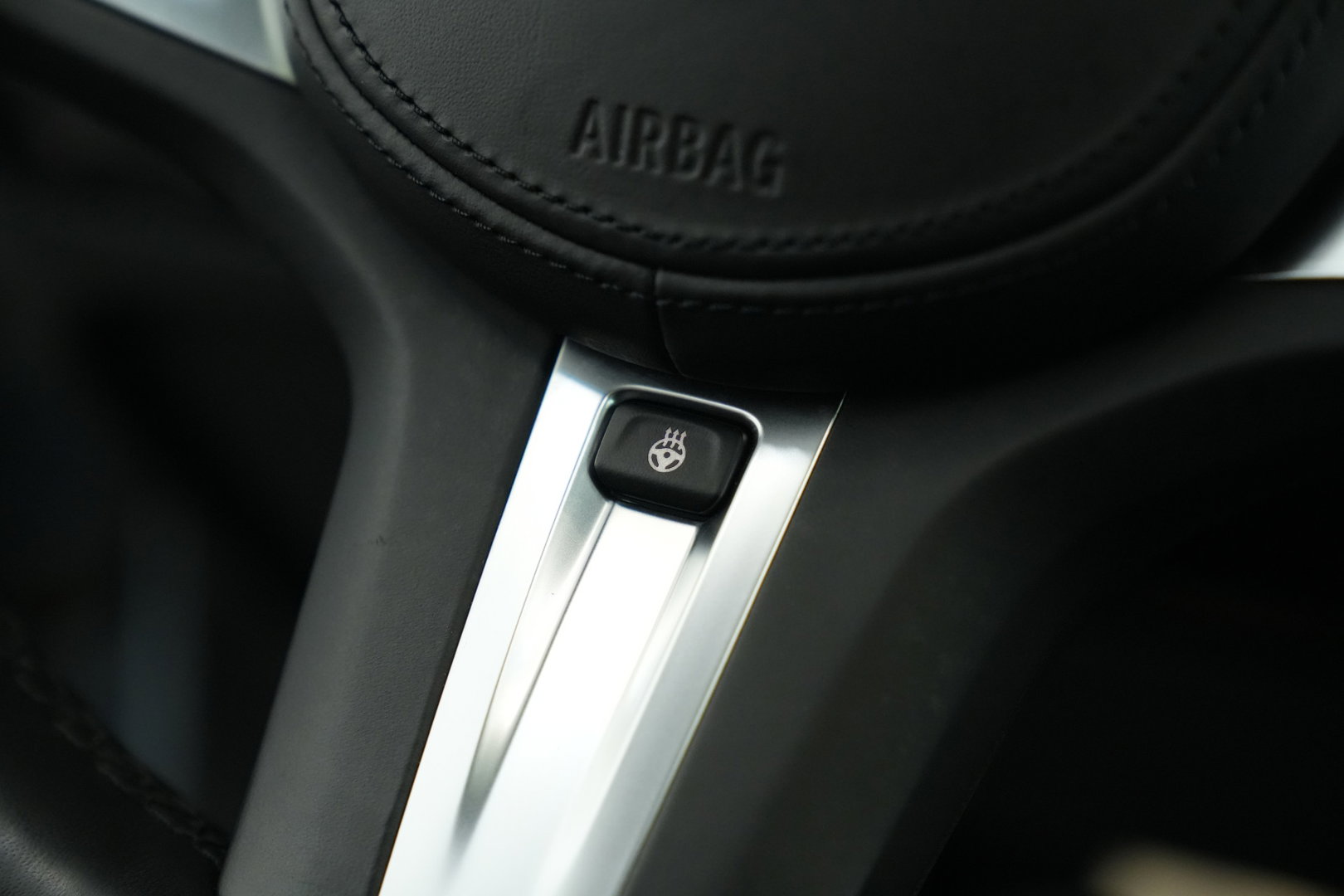 BMW 3 Serie Touring 320e Panoramadak PDC ACC HI-FI M Sport Trekhaak 24 Maanden garantie* (Vraag naar de voorwaarden)