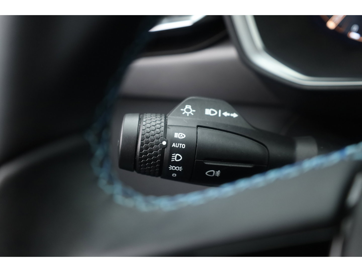 Lynk & Co 01 1.5 | Prijs rijklaar | Zwarte Hemel | 360 Camera |  Panorama-dak |