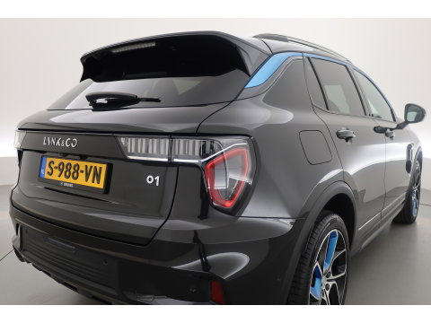 Lynk & Co 01 1.5 | Prijs rijklaar | Zwarte Hemel | 360 Camera |  Panorama-dak |