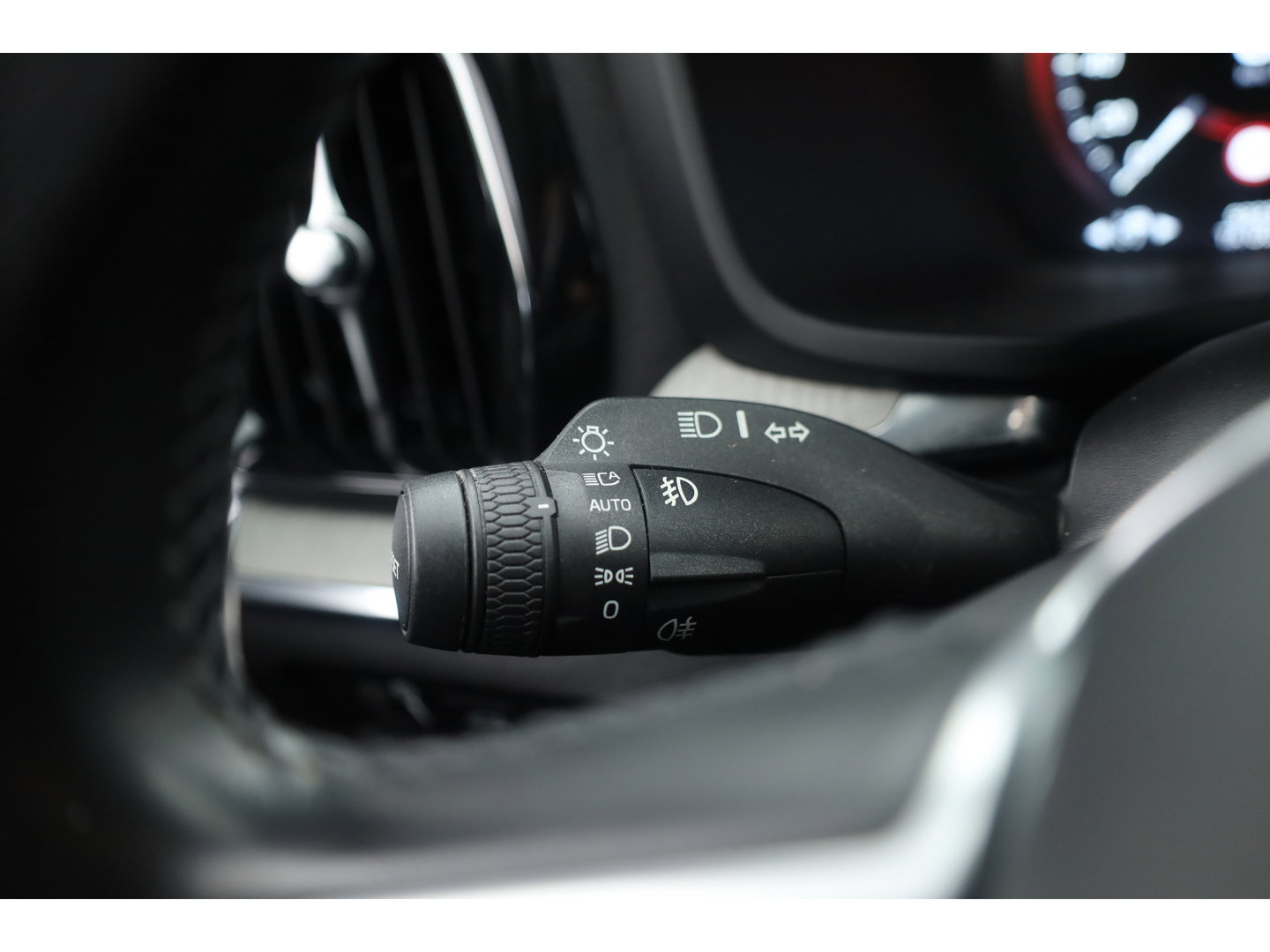 Volvo V60 2.0 T8 Recharge AWD Inscription | Pano-dak | elek. trekhaak | H&k Audio | Vol Leer | Stoel  + stuur-verwarming |