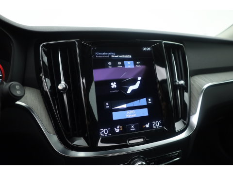 Volvo V60 2.0 T8 Recharge AWD Inscription | Pano-dak | elek. trekhaak | H&k Audio | Vol Leer | Stoel  + stuur-verwarming |