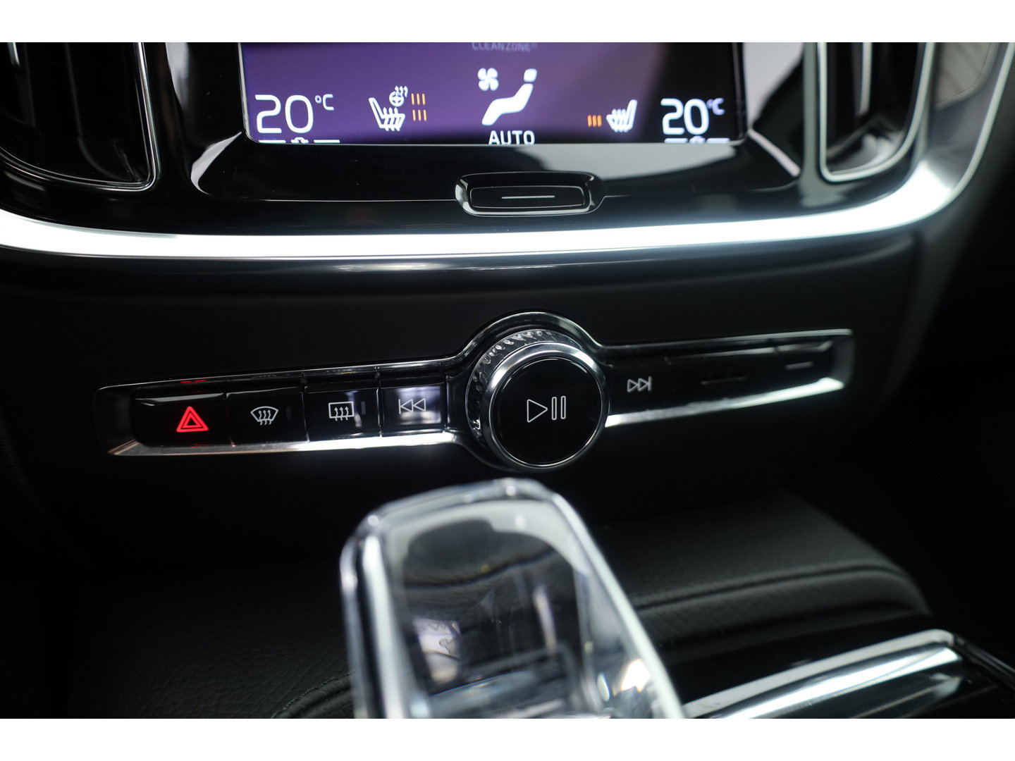 Volvo V60 2.0 T8 Recharge AWD Inscription | Pano-dak | elek. trekhaak | H&k Audio | Vol Leer | Stoel  + stuur-verwarming |