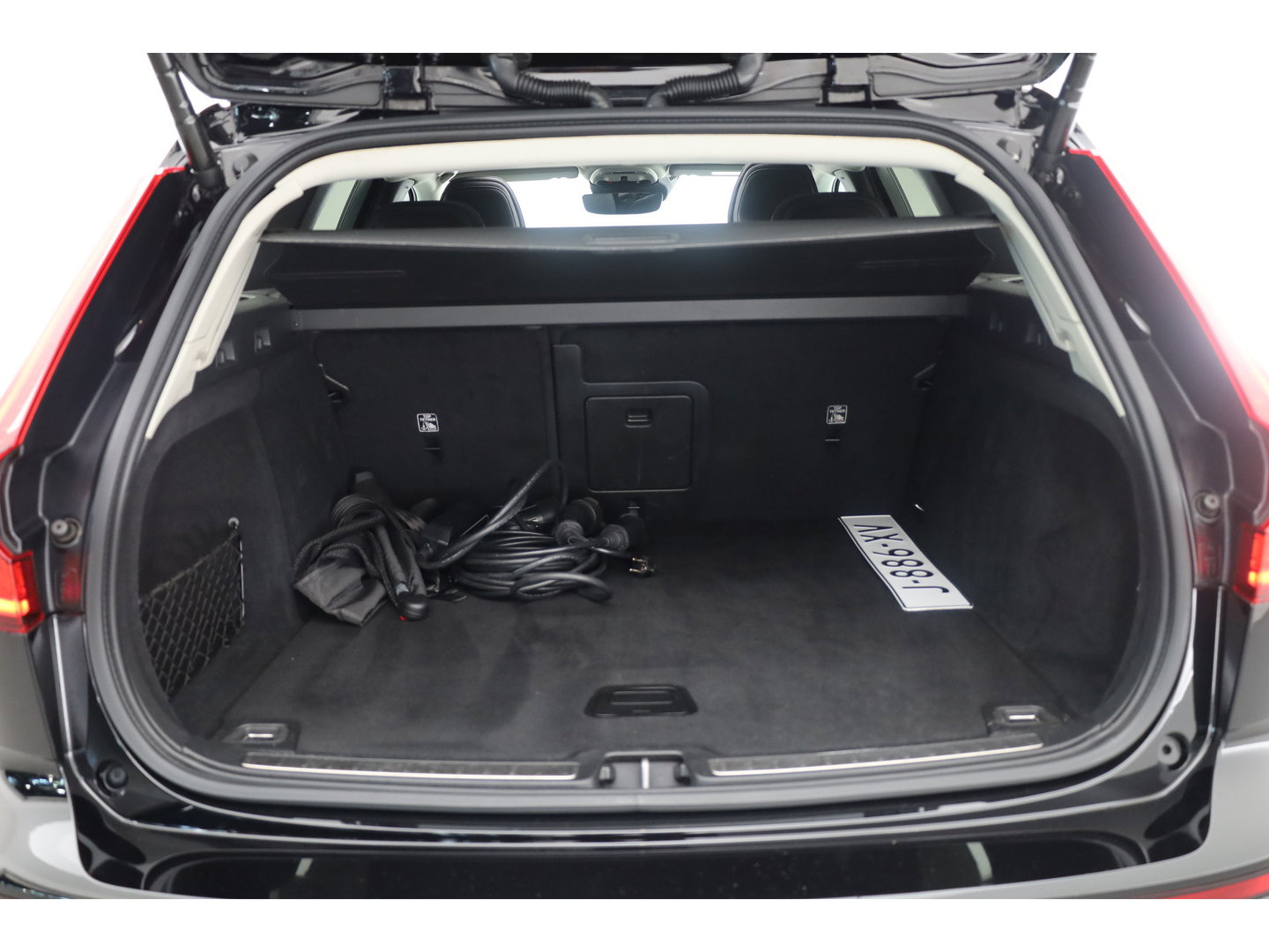 Volvo V60 2.0 T8 Recharge AWD Inscription | Pano-dak | elek. trekhaak | H&k Audio | Vol Leer | Stoel  + stuur-verwarming |