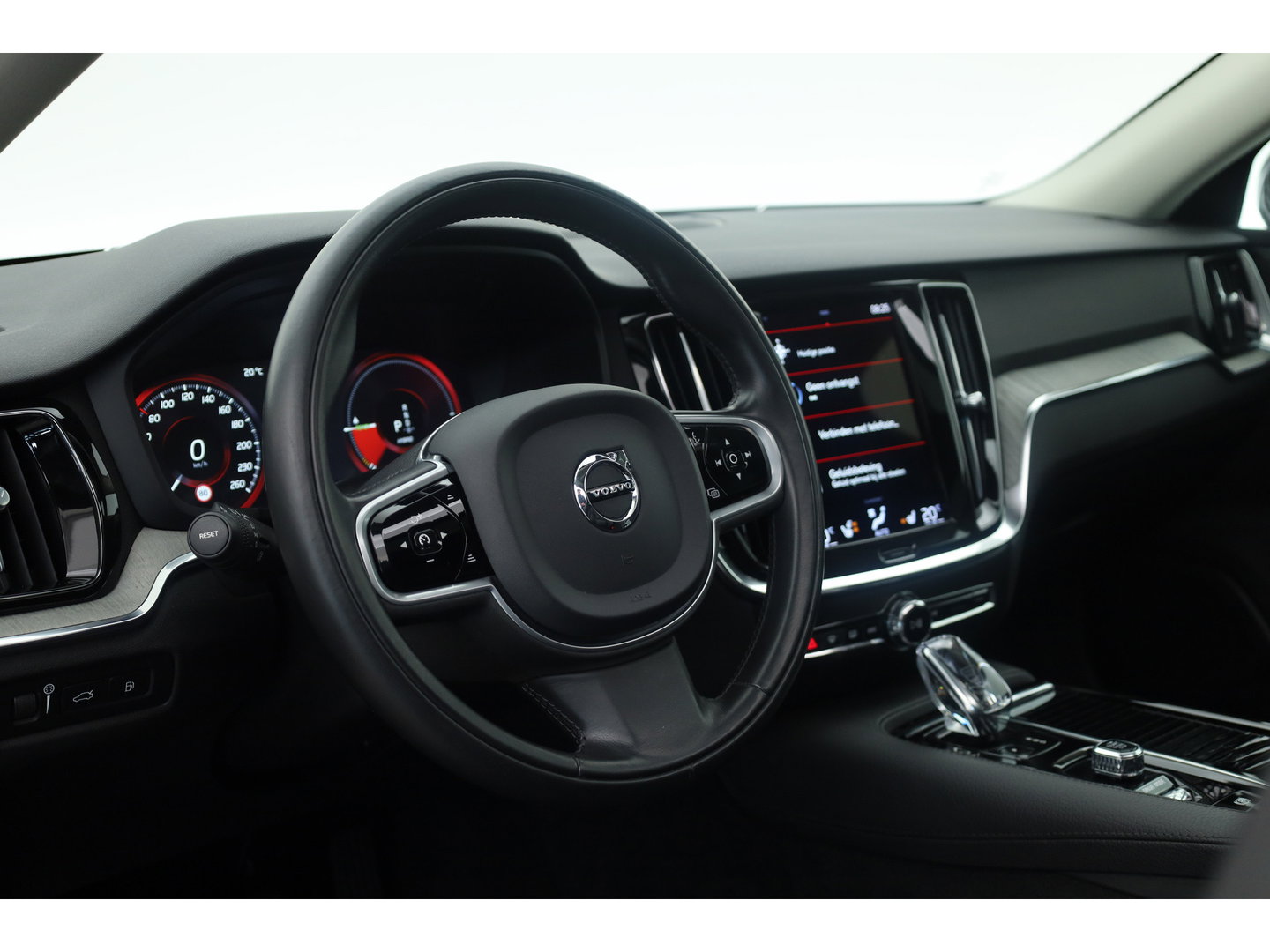 Volvo V60 2.0 T8 Recharge AWD Inscription | Pano-dak | elek. trekhaak | H&k Audio | Vol Leer | Stoel  + stuur-verwarming |
