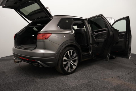 Volkswagen Touareg 3.0 TSi eHybrid 4MOTION R|FULL OPTIONS!