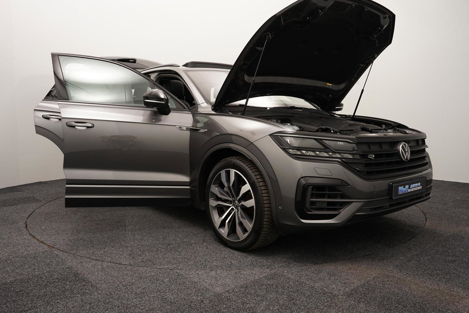 Volkswagen Touareg 3.0 TSi eHybrid 4MOTION R|FULL OPTIONS!