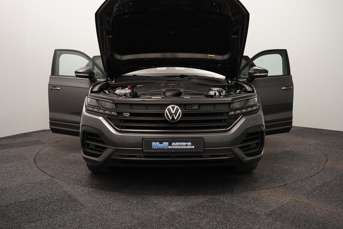 Volkswagen Touareg 3.0 TSi eHybrid 4MOTION R|FULL OPTIONS!