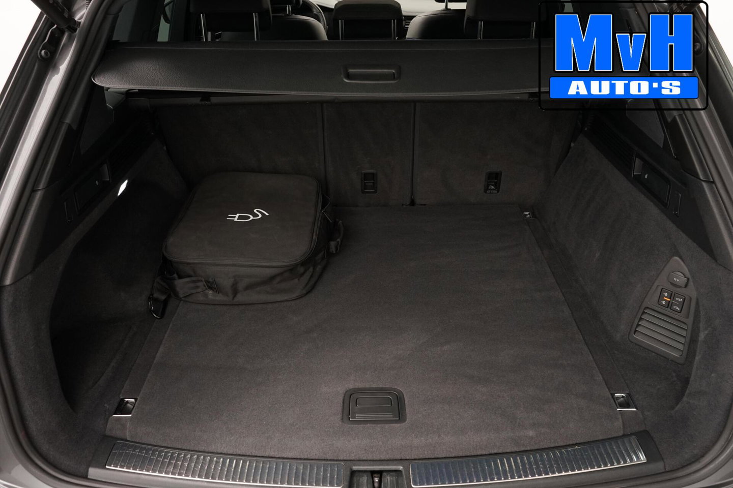 Volkswagen Touareg 3.0 TSi eHybrid 4MOTION R|FULL OPTIONS!
