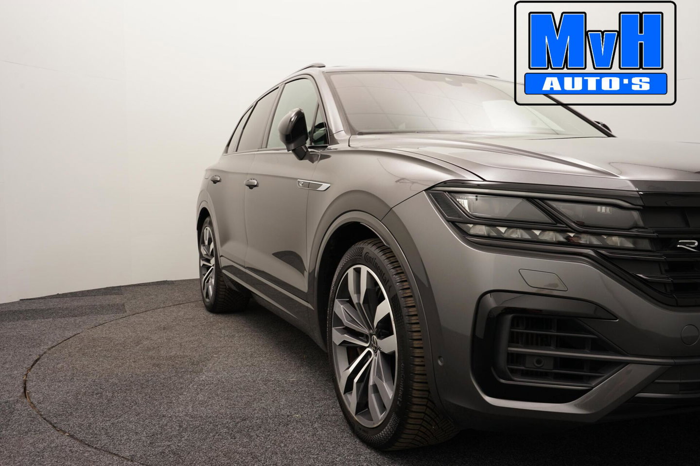 Volkswagen Touareg 3.0 TSi eHybrid 4MOTION R|FULL OPTIONS!