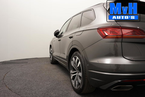 Volkswagen Touareg 3.0 TSi eHybrid 4MOTION R|FULL OPTIONS!