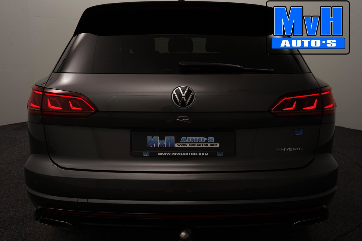 Volkswagen Touareg 3.0 TSi eHybrid 4MOTION R|FULL OPTIONS!