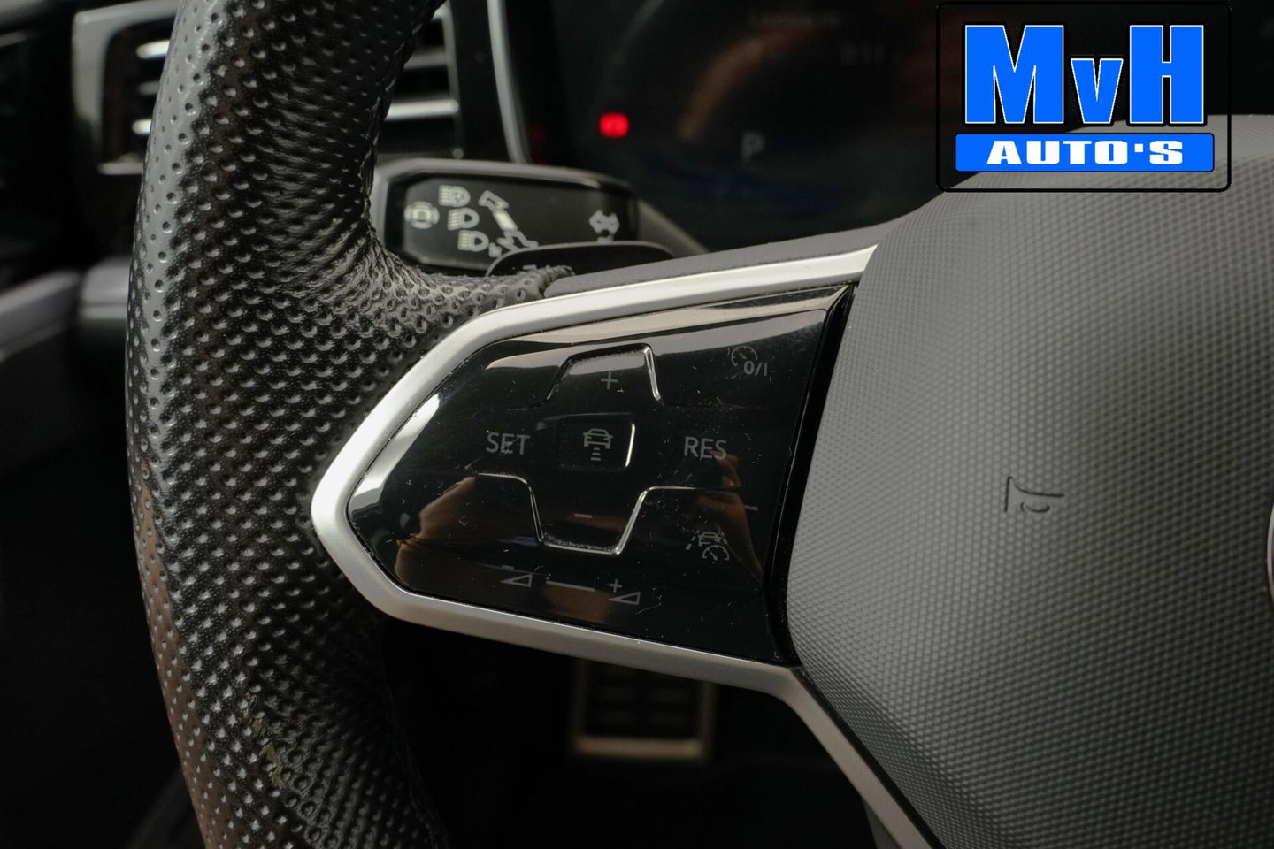 Volkswagen Touareg 3.0 TSi eHybrid 4MOTION R|FULL OPTIONS!