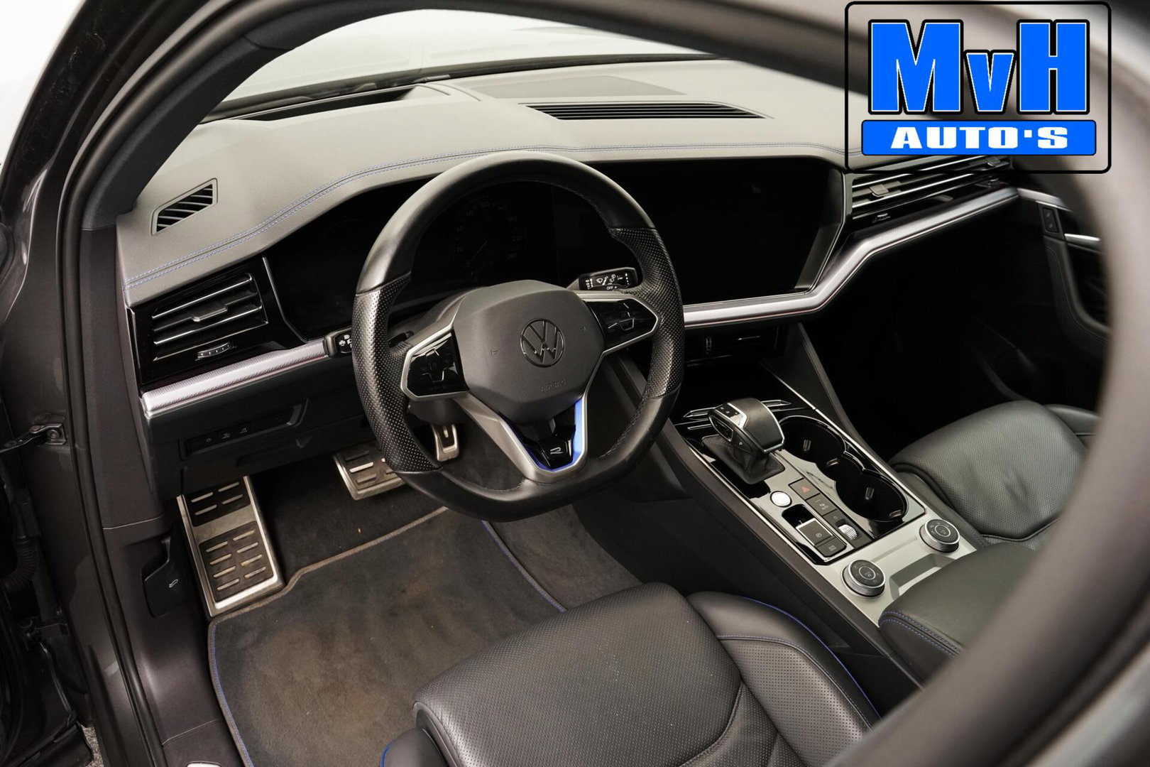 Volkswagen Touareg 3.0 TSi eHybrid 4MOTION R|FULL OPTIONS!