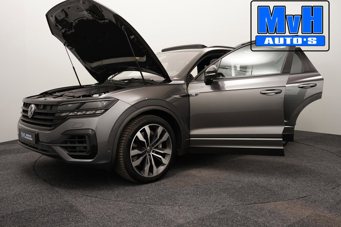 Volkswagen Touareg 3.0 TSi eHybrid 4MOTION R|FULL OPTIONS!