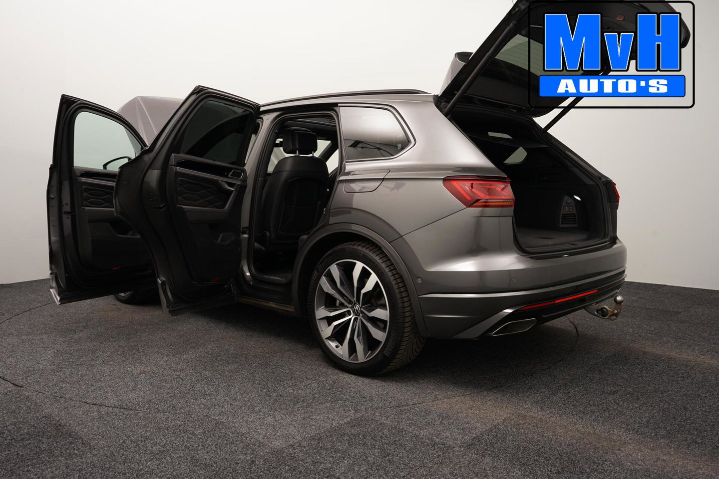 Volkswagen Touareg 3.0 TSi eHybrid 4MOTION R|FULL OPTIONS!