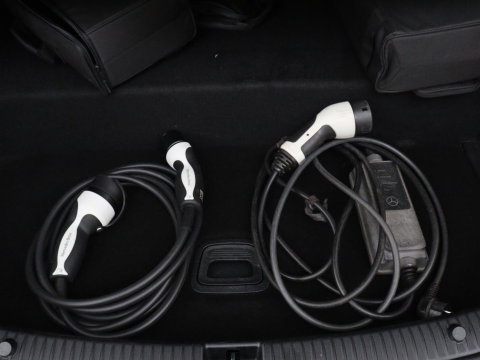 Mercedes-Benz C-Klasse 300e Business Solution AMG Limited | SOH 82,2% | 360 Camera | Stoelverwarming | Leder/Alcantara | Carplay | Matrix LED | Navigatie | Cruise control | Park Assist | Sfeerverlichting | PHEV | Plug In