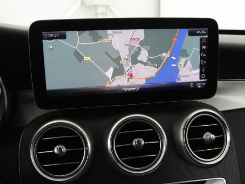 Mercedes-Benz C-Klasse 300e Business Solution AMG Limited | SOH 82,2% | 360 Camera | Stoelverwarming | Leder/Alcantara | Carplay | Matrix LED | Navigatie | Cruise control | Park Assist | Sfeerverlichting | PHEV | Plug In