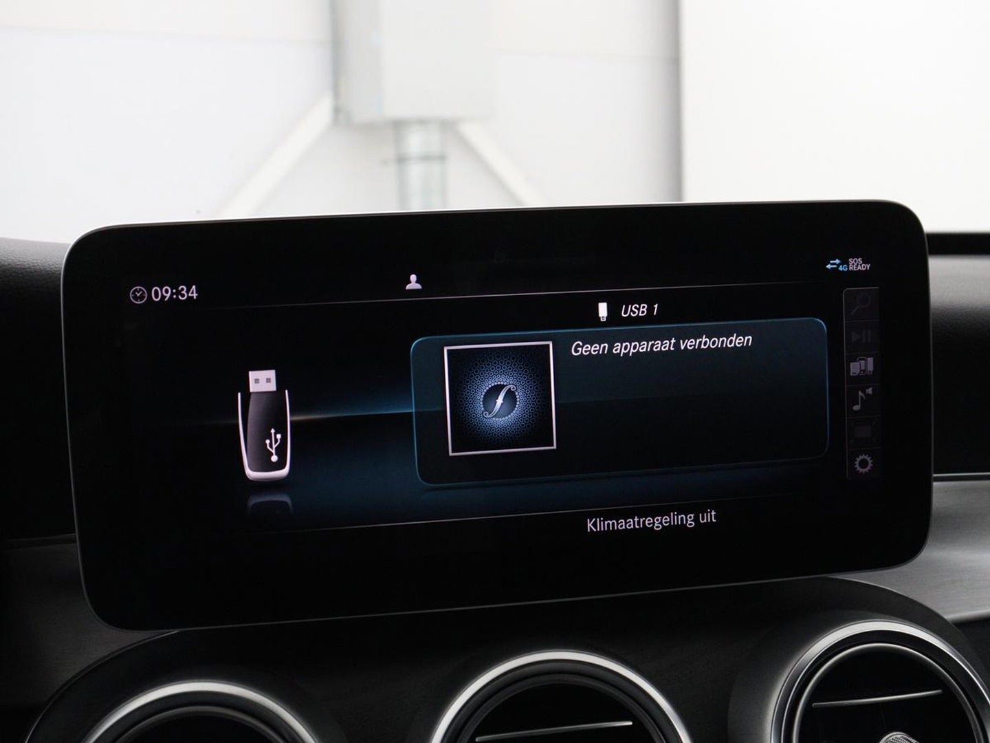 Mercedes-Benz C-Klasse 300e Business Solution AMG Limited | SOH 82,2% | 360 Camera | Stoelverwarming | Leder/Alcantara | Carplay | Matrix LED | Navigatie | Cruise control | Park Assist | Sfeerverlichting | PHEV | Plug In