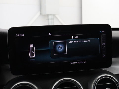 Mercedes-Benz C-Klasse 300e Business Solution AMG Limited | SOH 82,2% | 360 Camera | Stoelverwarming | Leder/Alcantara | Carplay | Matrix LED | Navigatie | Cruise control | Park Assist | Sfeerverlichting | PHEV | Plug In