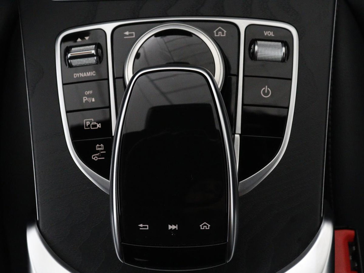 Mercedes-Benz C-Klasse 300e Business Solution AMG Limited | SOH 82,2% | 360 Camera | Stoelverwarming | Leder/Alcantara | Carplay | Matrix LED | Navigatie | Cruise control | Park Assist | Sfeerverlichting | PHEV | Plug In