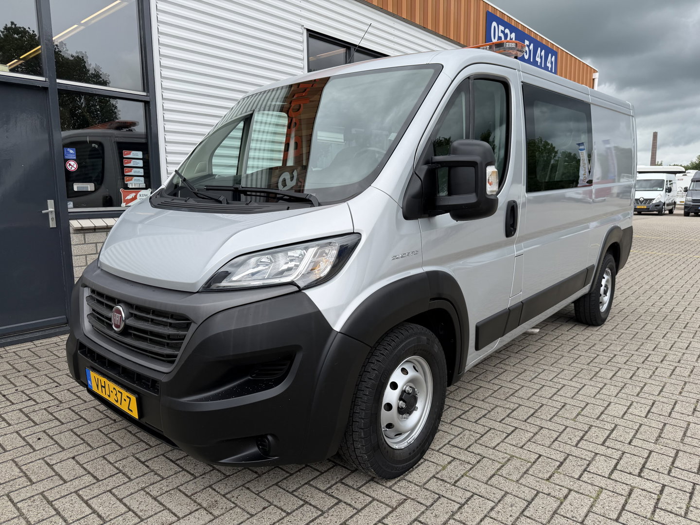 Fiat Ducato Maxi 35H 2.3 MultiJet 140pk L2H1 DC 5 persoons / vaste prijs rijklaar € 20.950 ex btw / cruise en climate control / trekhaak 3000 kg / achteruit rijcamera / euro 6 / bpm vrij