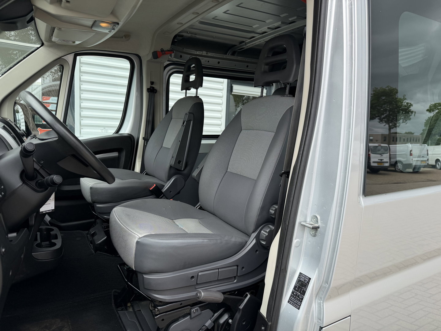 Fiat Ducato Maxi 35H 2.3 MultiJet 140pk L2H1 DC 5 persoons / vaste prijs rijklaar € 20.950 ex btw / cruise en climate control / trekhaak 3000 kg / achteruit rijcamera / euro 6 / bpm vrij