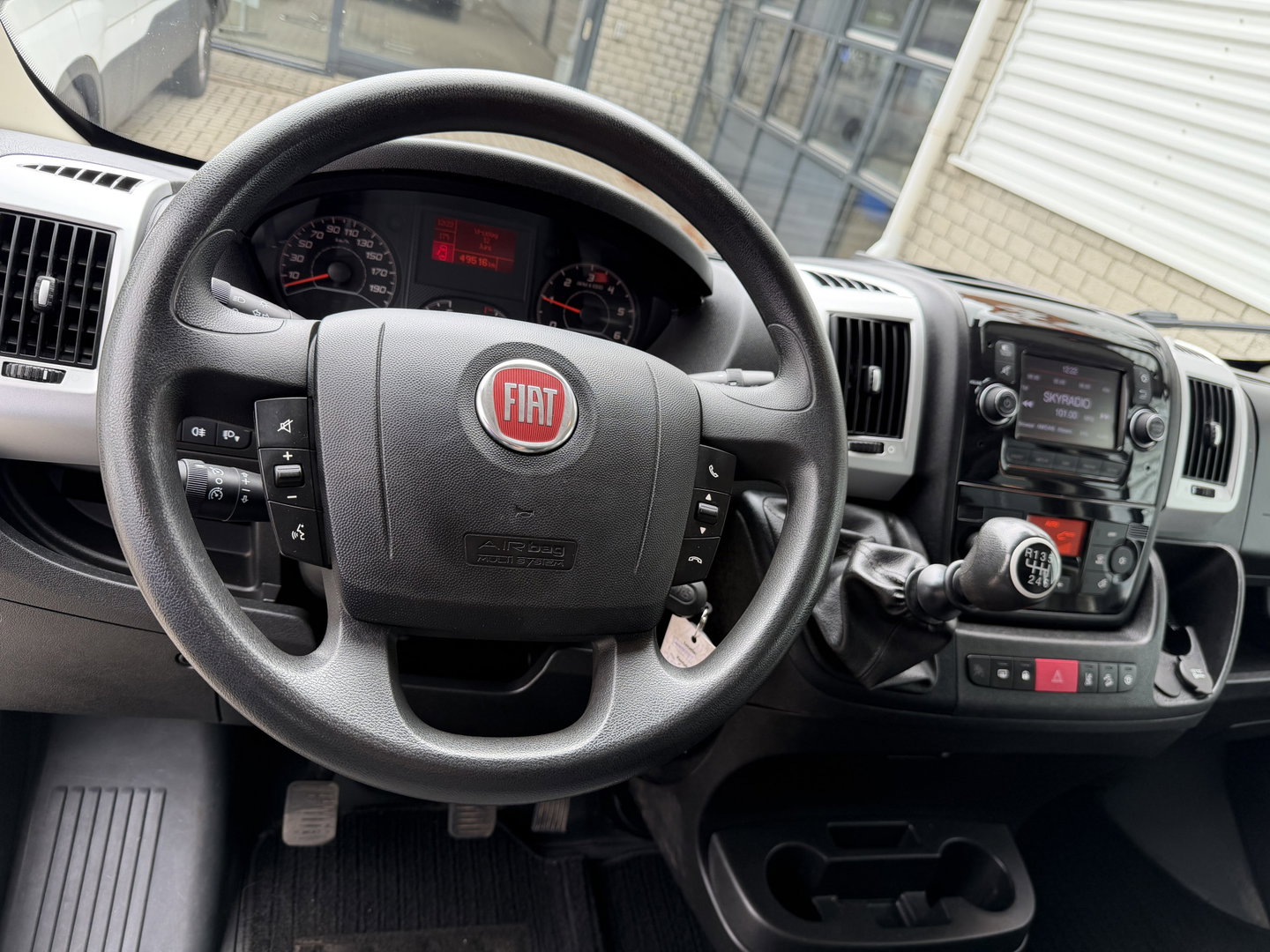 Fiat Ducato Maxi 35H 2.3 MultiJet 140pk L2H1 DC 5 persoons / vaste prijs rijklaar € 20.950 ex btw / cruise en climate control / trekhaak 3000 kg / achteruit rijcamera / euro 6 / bpm vrij