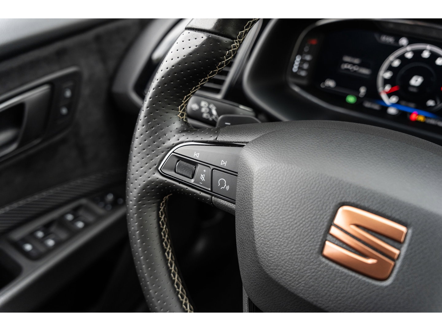SEAT Leon 2.0 TSI CUPRA BEATS CAMERA KEYLESS DYNAMIC GREY