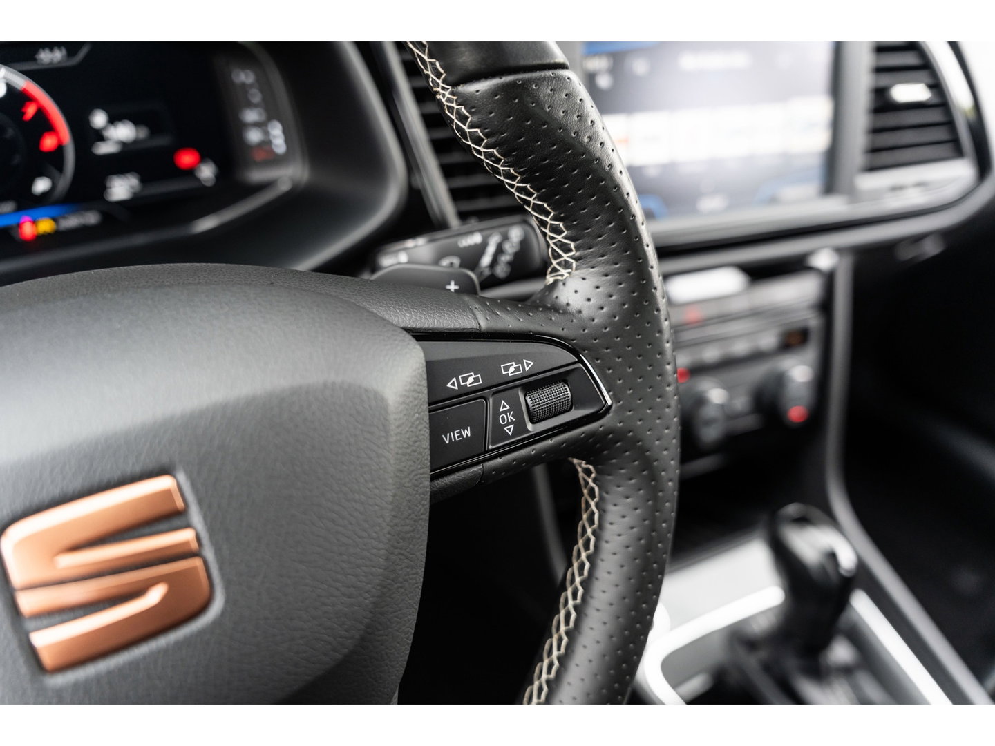 SEAT Leon 2.0 TSI CUPRA BEATS CAMERA KEYLESS DYNAMIC GREY
