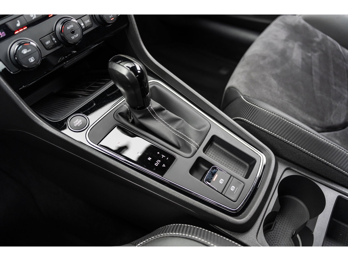 SEAT Leon 2.0 TSI CUPRA BEATS CAMERA KEYLESS DYNAMIC GREY