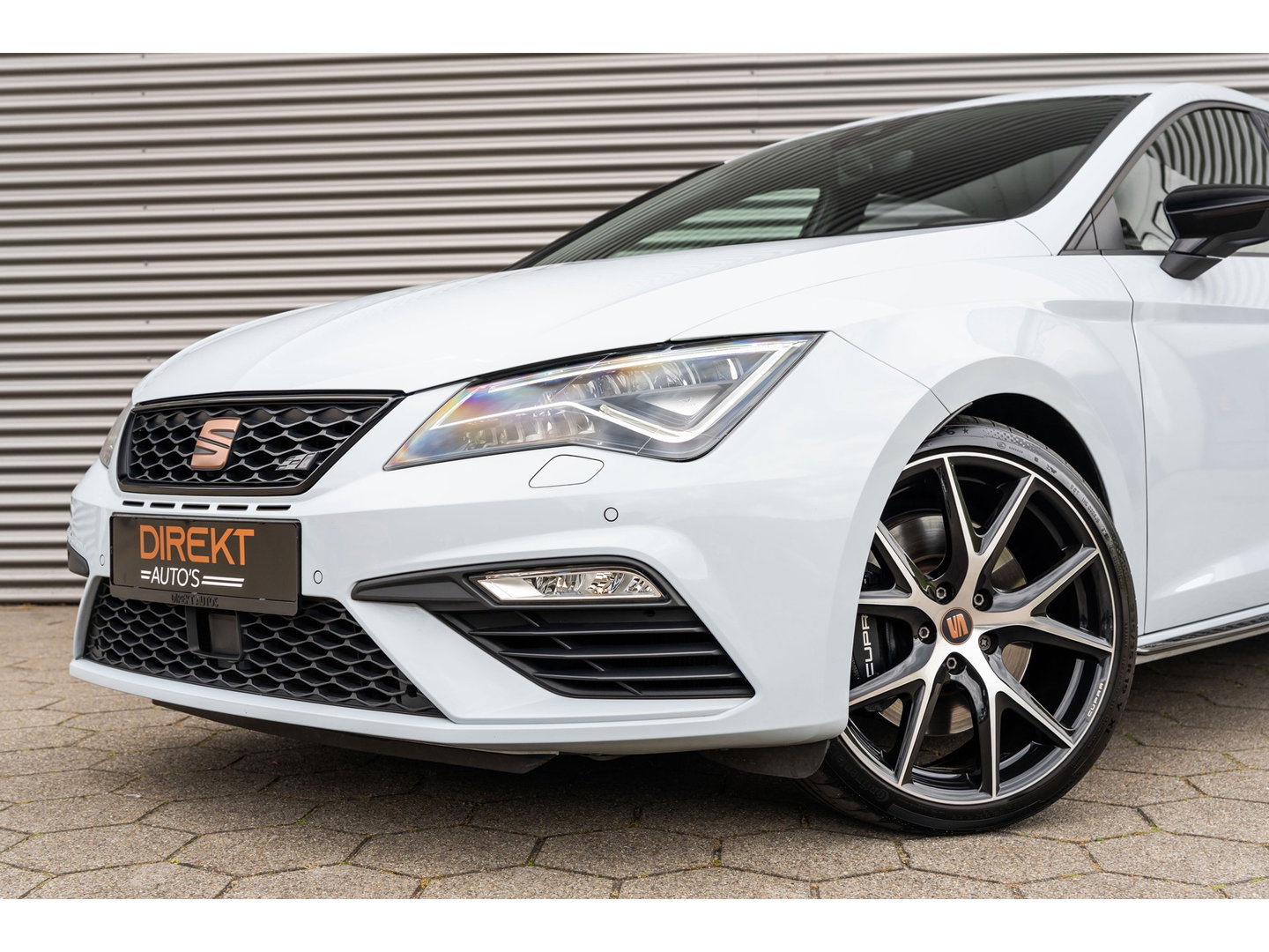 SEAT Leon 2.0 TSI CUPRA BEATS CAMERA KEYLESS DYNAMIC GREY