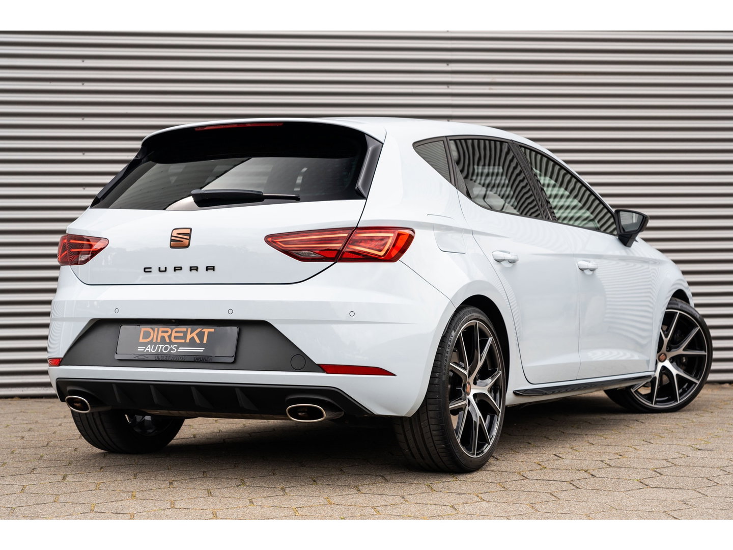 SEAT Leon 2.0 TSI CUPRA BEATS CAMERA KEYLESS DYNAMIC GREY