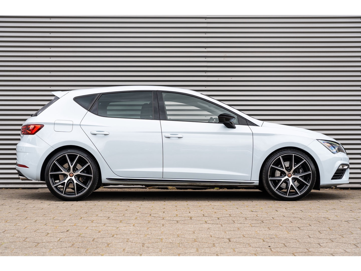 SEAT Leon 2.0 TSI CUPRA BEATS CAMERA KEYLESS DYNAMIC GREY