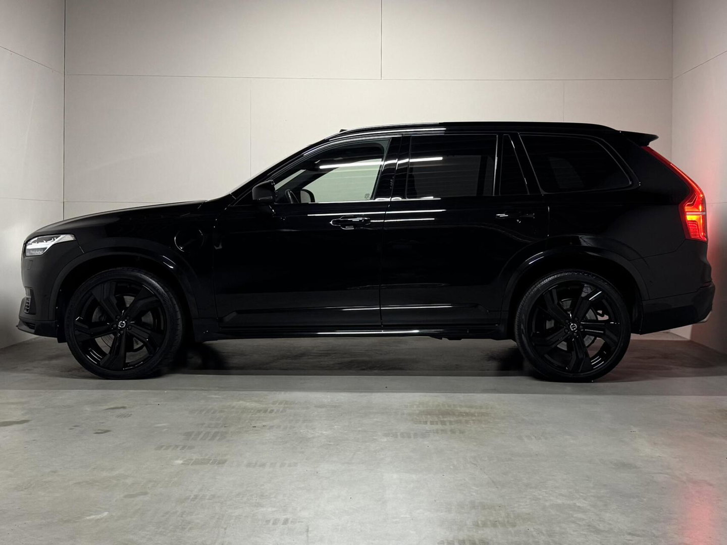 Volvo XC90 2.0 T8 Twin Engine AWD R-Design Pano Luchtvering B&W Trekh.