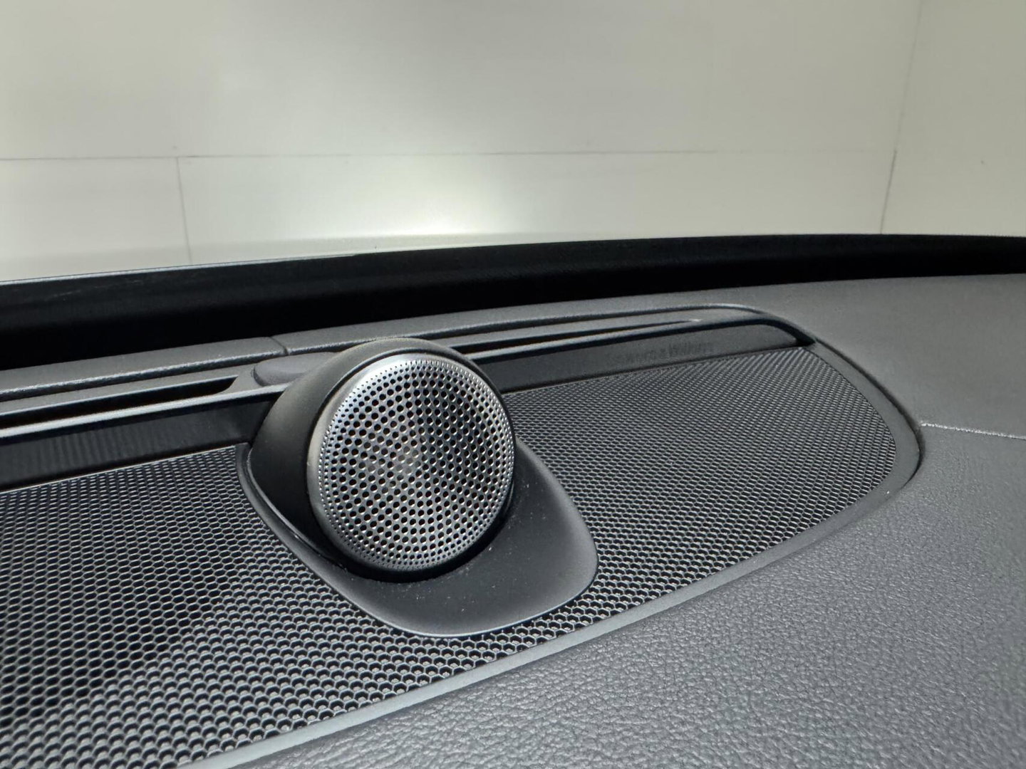 Volvo XC90 2.0 T8 Twin Engine AWD R-Design Pano Luchtvering B&W Trekh.