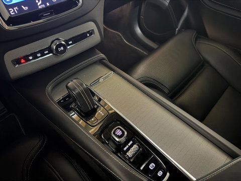 Volvo XC90 2.0 T8 Twin Engine AWD R-Design Pano Luchtvering B&W Trekh.