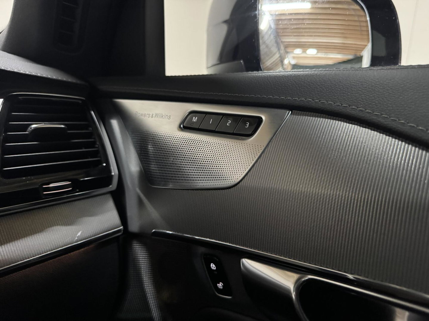 Volvo XC90 2.0 T8 Twin Engine AWD R-Design Pano Luchtvering B&W Trekh.