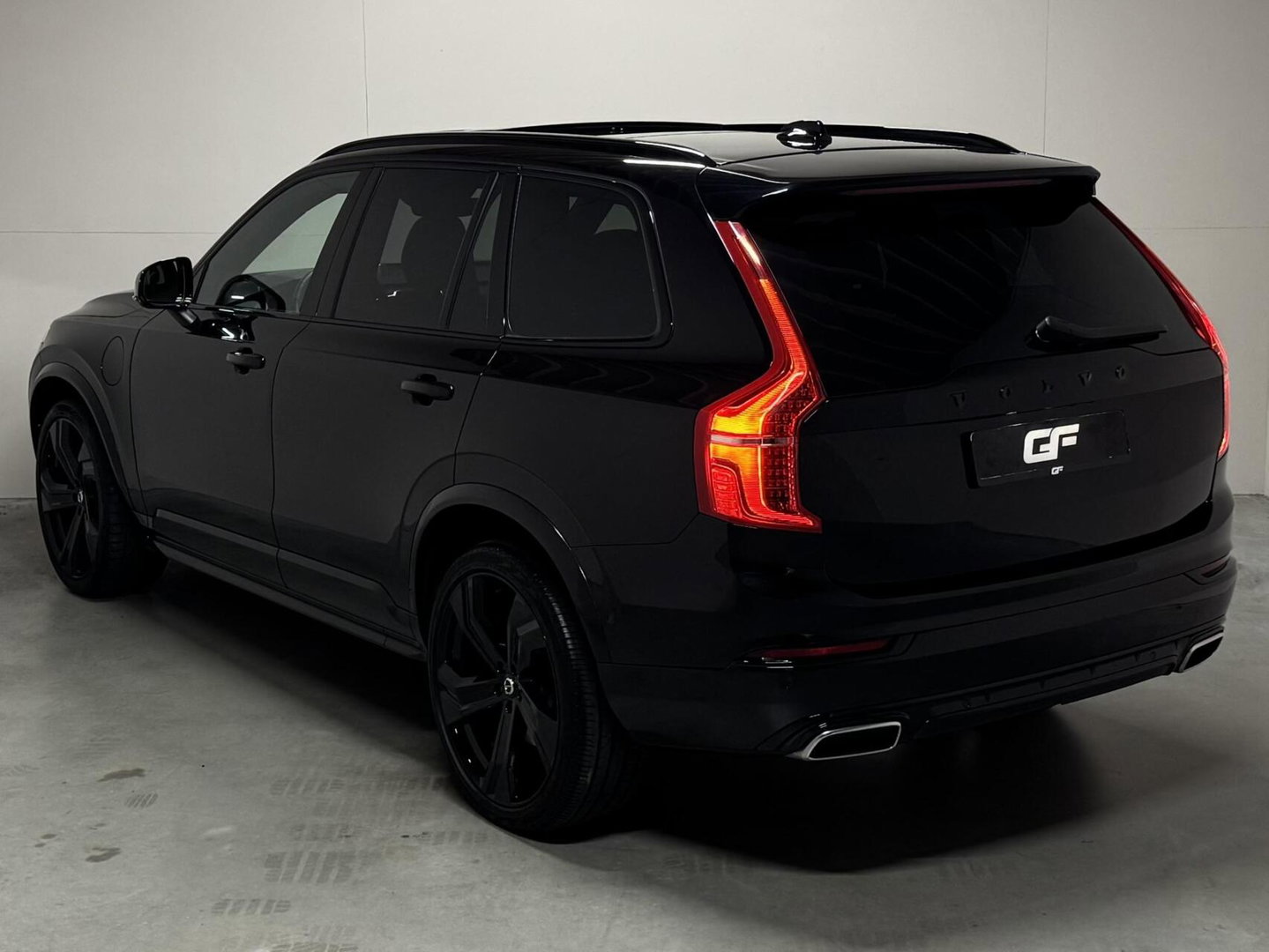 Volvo XC90 2.0 T8 Twin Engine AWD R-Design Pano Luchtvering B&W Trekh.
